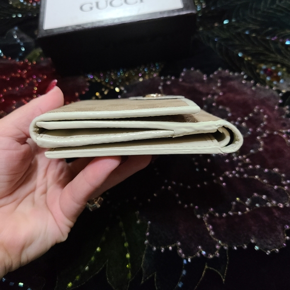 EUC Gucci Wallet - Picture 6 of 15